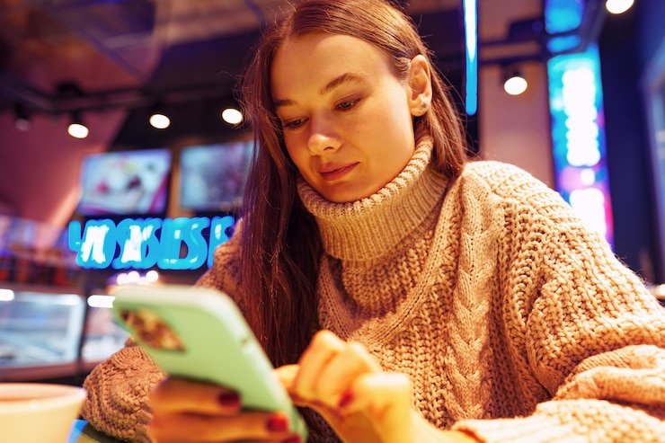 Membaca bonus sambutan dari ponsel pribadi